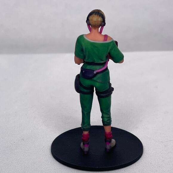 Rainbow Six Siege IQ Elite Figure w/ AUG A2 Rifle - Ubisoft Collectible - Picture 12 of 13